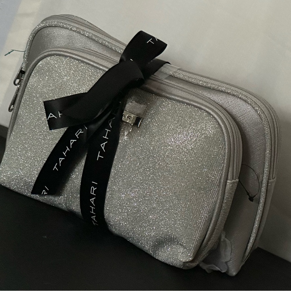 NWT Tahari 2 Piece Cosmetic Bag Set